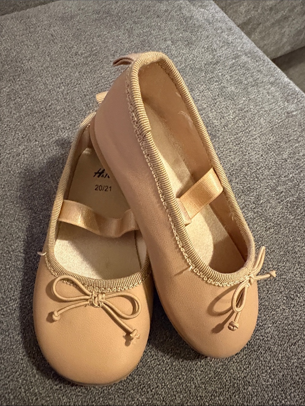 H&M Girls' Tan Ballet Flats with Bow